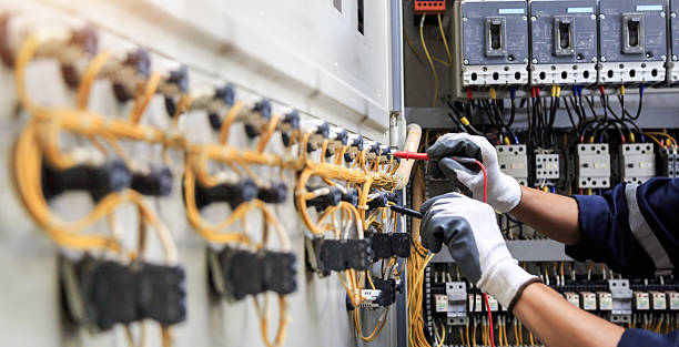 Professional Electrician technician working in Valparaiso, FL